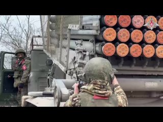 🇷🇺Артиллеристы группировки войск «Центр» обеспечили продвижение мотострелков на Авдеевском направлении💥.
