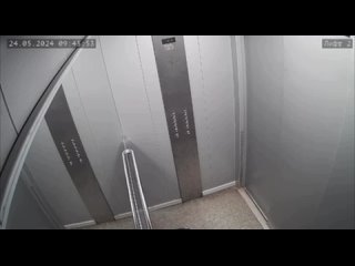 В новостройке под Казанью сорвался лифт   В Усадах лифт пролетел несколько этажей с таким грохотом, что его было слышно... (видео)