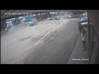 ❗️Момент сегодняшней аварии на Наугорке попал на камеру видеонаблюдения 

🍎 Жесть Орел - подписаться.