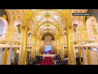 Завершил церемонию инаугурации салют батареи пушек ЗИС-3, которые развернуты на Кремлевской набережной