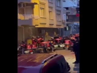 Месть по-турецки: мужчина вызвал 50 курьеров к своей бывшей