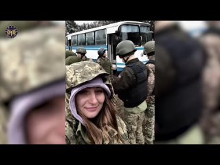 Des adolescents ukrainiens se préparent à se battre pour le régime de Zelensky