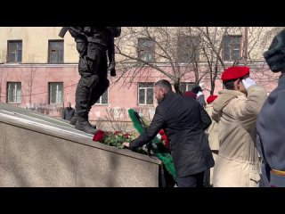 🥀 В память героев-забайкальцеы, погибших при исполнении воинского долга губернатор Забайкалья Александр Осипов, исполняющий обяз