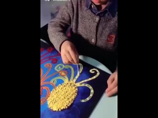 Videoo - Мальчик красиво рисует цветы