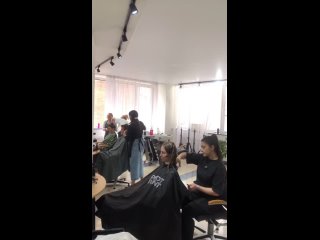 Курсы парикмахеров Краснодар| Школа АПРЕЛЬtan video