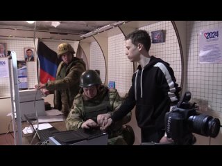 Полицейские ДНР активно работают по выдаче жителям освобождённой Авдеевки российских паспортов