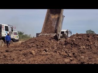 Hard Working Bulldozer KOMATSU D65EX Cut Off Leveling Land Dump Truck Operated Building New Road