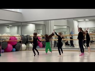 Семейная студия танца “OZ“ в Платинум Арене
