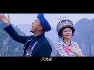 《你莫走》 - 山水组合,妹儿丫头你莫走,唱首歌歌儿把你留,歌中有我对你的真情,歌中有你的温柔,哥哥哥哥我不走,妹妹陪你到白头,陪你直到星星不眨眼,陪你直到月亮躲山沟,你莫走我不走赌过咒拉过勾.