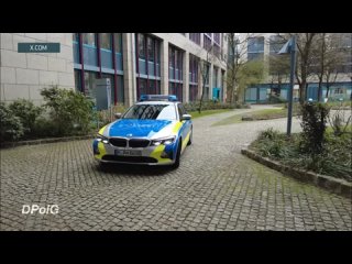 Полицейские без прикрытия: баварские правоохранители записали видео без брюк, чтобы обратить внимание на нехватку униформы. Роли