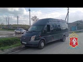 В Богдановичском районе автоинспекторы отстранили от управления ранее лишенного прав водителя микроавтобуса