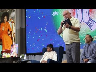 Святослав Дубянский на даршане Према Саи в Москве 19 апреля 2024. презентация книги Према Саи. Мистерия Бога