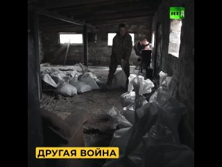 Здесь тяжёлый, рутинный труд. Многие, приходя сюда, не выдерживают бытовухи