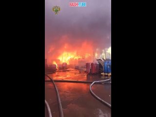 🇷🇺 Пожарные продолжают ликвидировать возгорание площадью 2,3 тыс. кв. метров. в Раменском