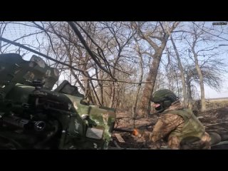 Российские расчеты гаубиц Д-20 нанесли удар по украинским боевикам на границе с Курской областью  Ра