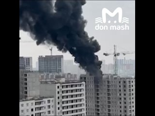 Пожар на Левенцовке в Ростове — горит крыша строящегося дома на Ткачёва