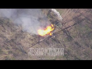 Забой украинских САУ продолжается: взорвалась и сгорела 155-мм словацкая Zuzana 2