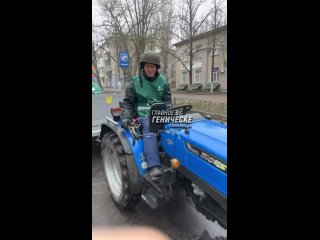 Владеет городом, а народ помирает голодом — политика киевского режима и Мрочко довела до того, что херсонцы стали бросаться на е