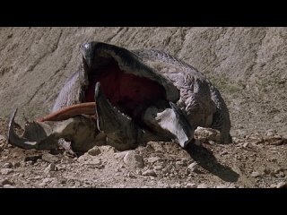 Точно не бабочки из него вышли.Дрожь земли 2 Повторный удар  Tremors II Aftershocks (1996)Фрагмент