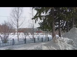 ️ А пока в Томске решают проблемы с дорогами, в Колпашеве просто ждут таяния снега