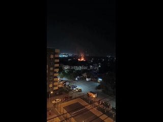 Пожар случился этой ночью на улице Сечевой в поселке Новознаменском.