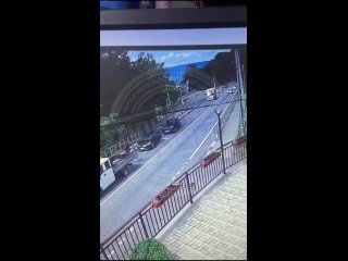 ⚡️Невнимательный пешеход попал под колеса авто  Дорожно-транспортное происшествие случилось во второй половине дня 15... (видео)