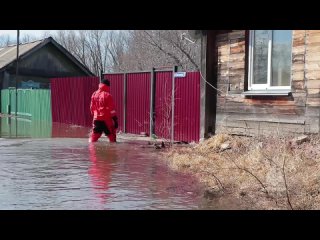 Видео оказания адресной помощи населению и разгрузки водоналивных дамб