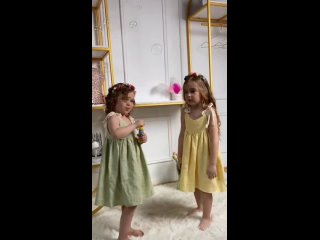 Видео от Детские платья Анастасия