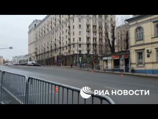 Меры безопасности усилены около Басманного суда Москвы, где в воскресенье могут рассмотреть вопрос об аресте фигурантов дела о т