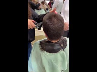 Hairdressers - buzz cut for women in barber shop 💈