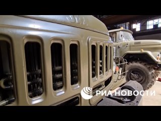 На фронте в зоне СВО российская армия активно использует грузовики ЗИЛ 70-х годов из-за особенностей их конструкции