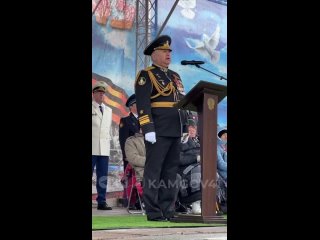 Командующий Войсками и Силами на Северо-востоке вице-адмирал Александр Юлдашев выразил благодарность ветеранам Великой Отечестве