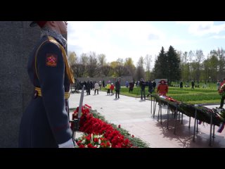 Торжественно-траурная церемония возложения цветов и венков на Пискарёвском мемориальном кладбище.