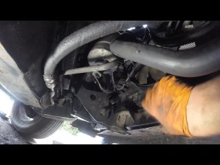 Замена топливного фильтра Chrysler Voyager 2.8 crd  How to change FUEL FILTER CHRYSLER