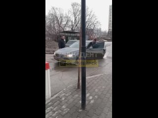 Весенние обострение на улице Кропоткина  "Кропоткина, 271. Девушка просила отъехать что бы повернуть, а водитель Лады... (видео)