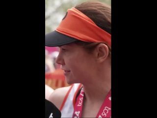 Интервью Рут Уилсон и её братьев Тоби и Мэттью после лондонского марафона,