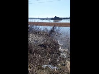 В Оренбурге на проспект Гагарина около гаражей, затопило сильно за ночь