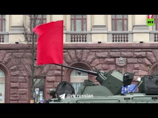 Военная техника проехала по Тверской улице в Москве, где сегодня пройдёт репетиция парада Победы