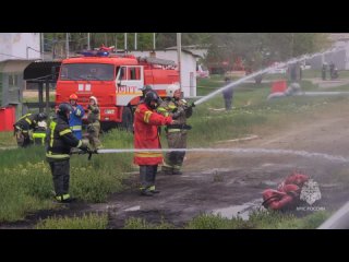 Спасатели опубликовали видео с места пожара в пгт Комсомольское