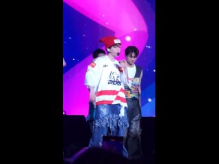 [FANCAM] 240407 Baekhyun @ “Lonsdaleite“ Asia Tour in Ho Chi Minh D2