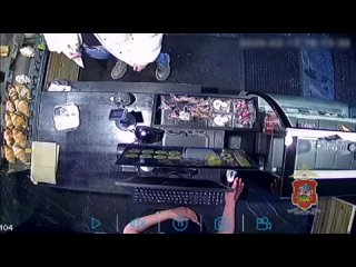 В подмосковном Красногорске вежливая грабительница с игрушечным пистолетом ограбила пекарню