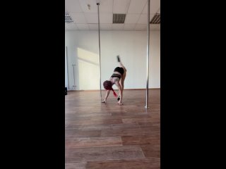 Видео от TOP pole dance studio