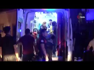 В Турции полицейский открыл огонь по своим
