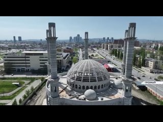 ️ ️ ️Глава ЧР Рамзан Кадыров в ходе инспекции строительных площадок трех крупнейших мечетей города Грозного отметил, что финанси