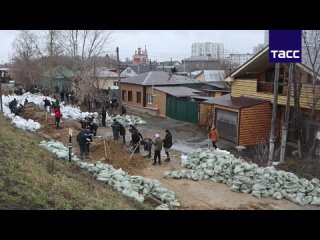 ▶️ В Кургане, где проводится превентивная эвакуация из-за паводка, включали сирены. С 8 апреля в Курганской области объявлен реж