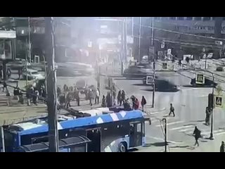Умный трамвай в Питере задавил людей