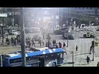 В Питере «умный» трамвай сбил несколько человек