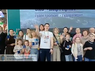 На улице пасмурно, а на стенде Самарской области на выстаке Россия солнечно и тепло от улыбок наших гостей