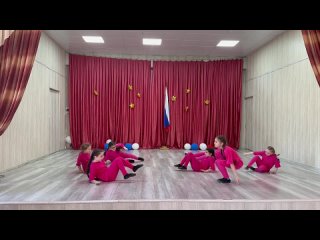 Танцевальный коллектив «Ладушки»