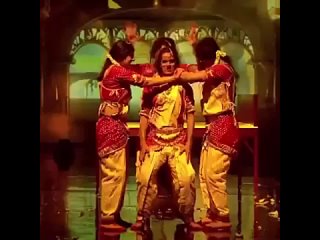 Хоррор-выход танцоров на шоу-талантов в Индии